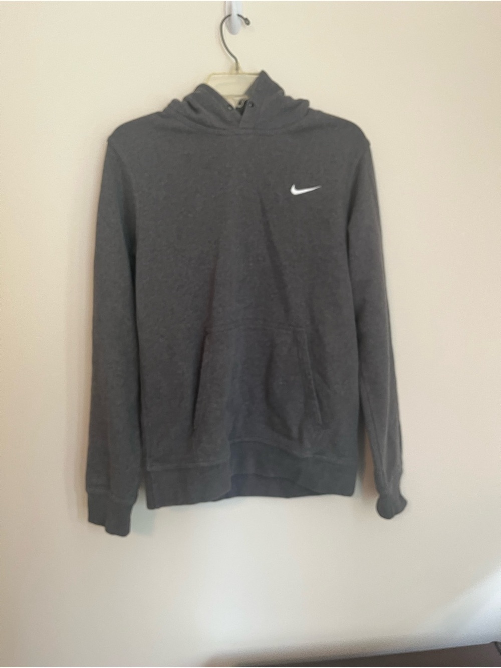 Nike Men's Gray Pullover Hoodie with White Swoosh
